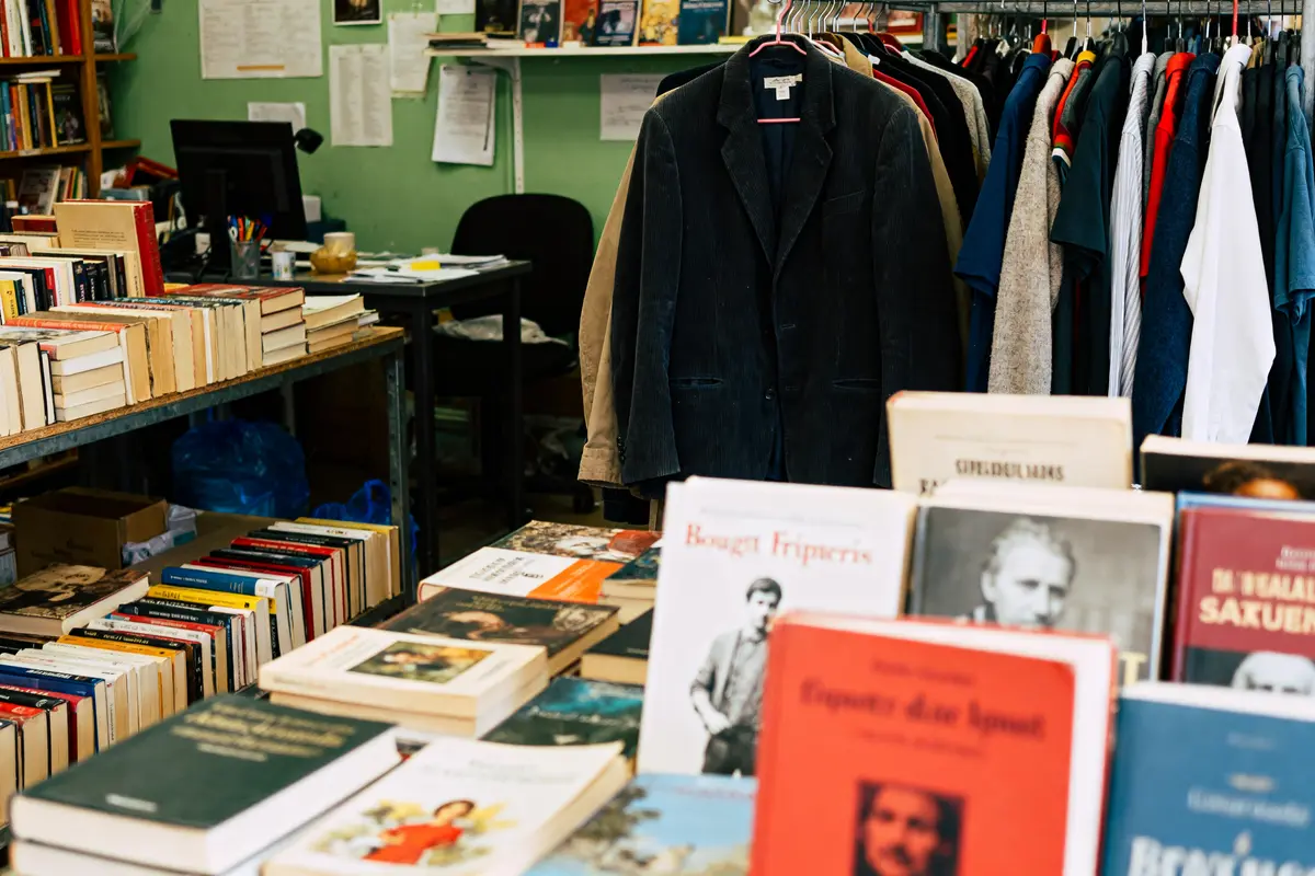 La Bouquinerie du Sart friperie du Sart : Solidaire et unique
