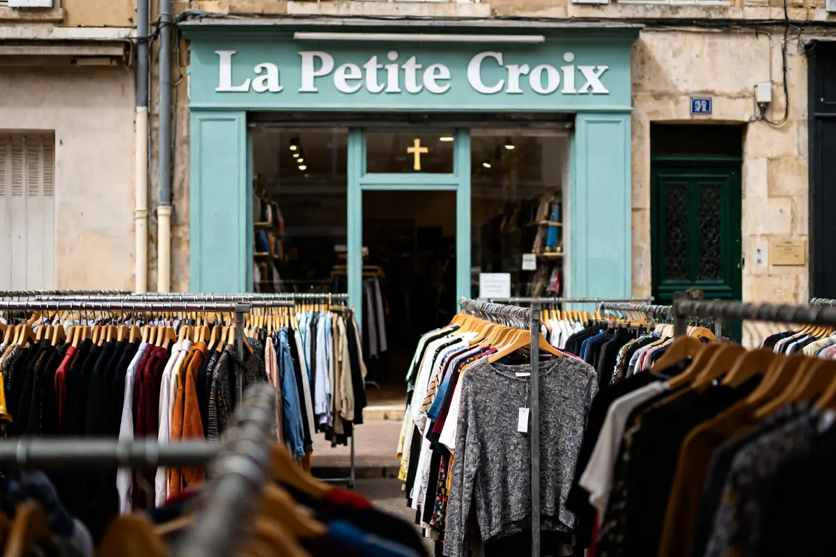 Friperie La petite croix à Vair-sur-Loire : Mode solidaire